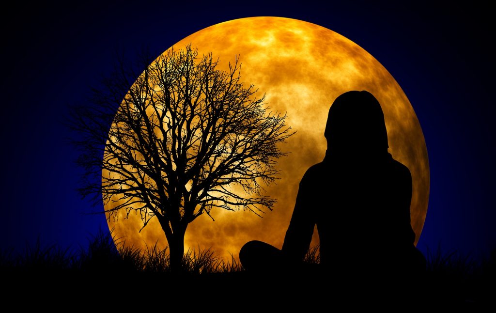 moon 1815984 1920 1 1024x646 - Meditação para realizar desejos
